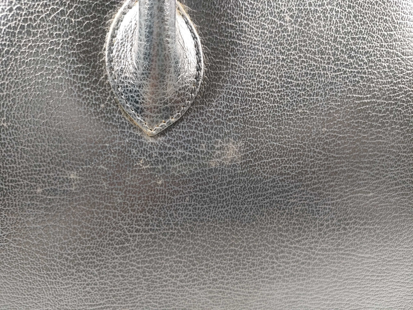 Salvatore Ferragamo Gancini Leather Handbag/Suitable for Scratch Resistance