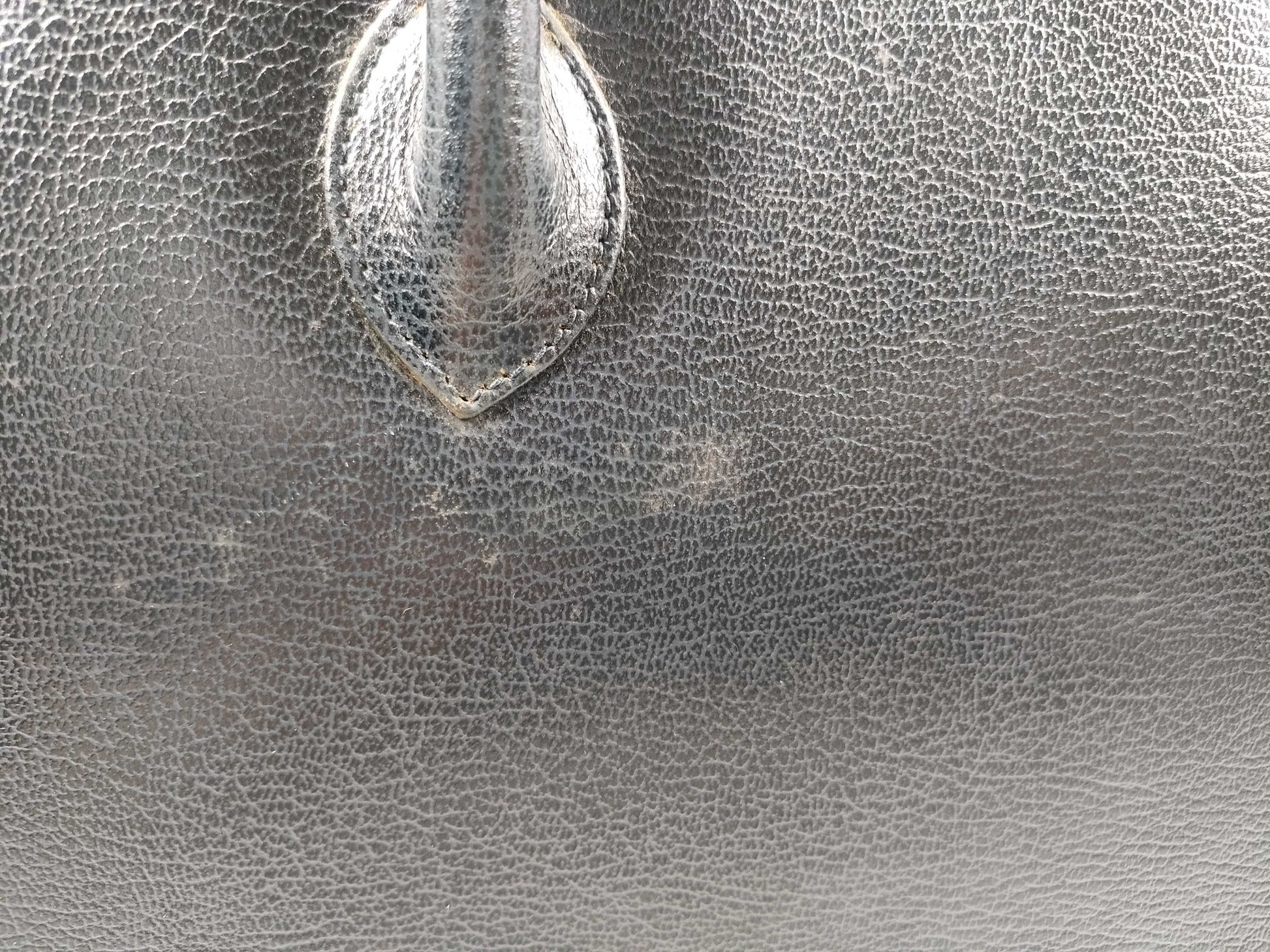 Salvatore Ferragamo Gancini Leather Handbag/Suitable for Scratch Resistance