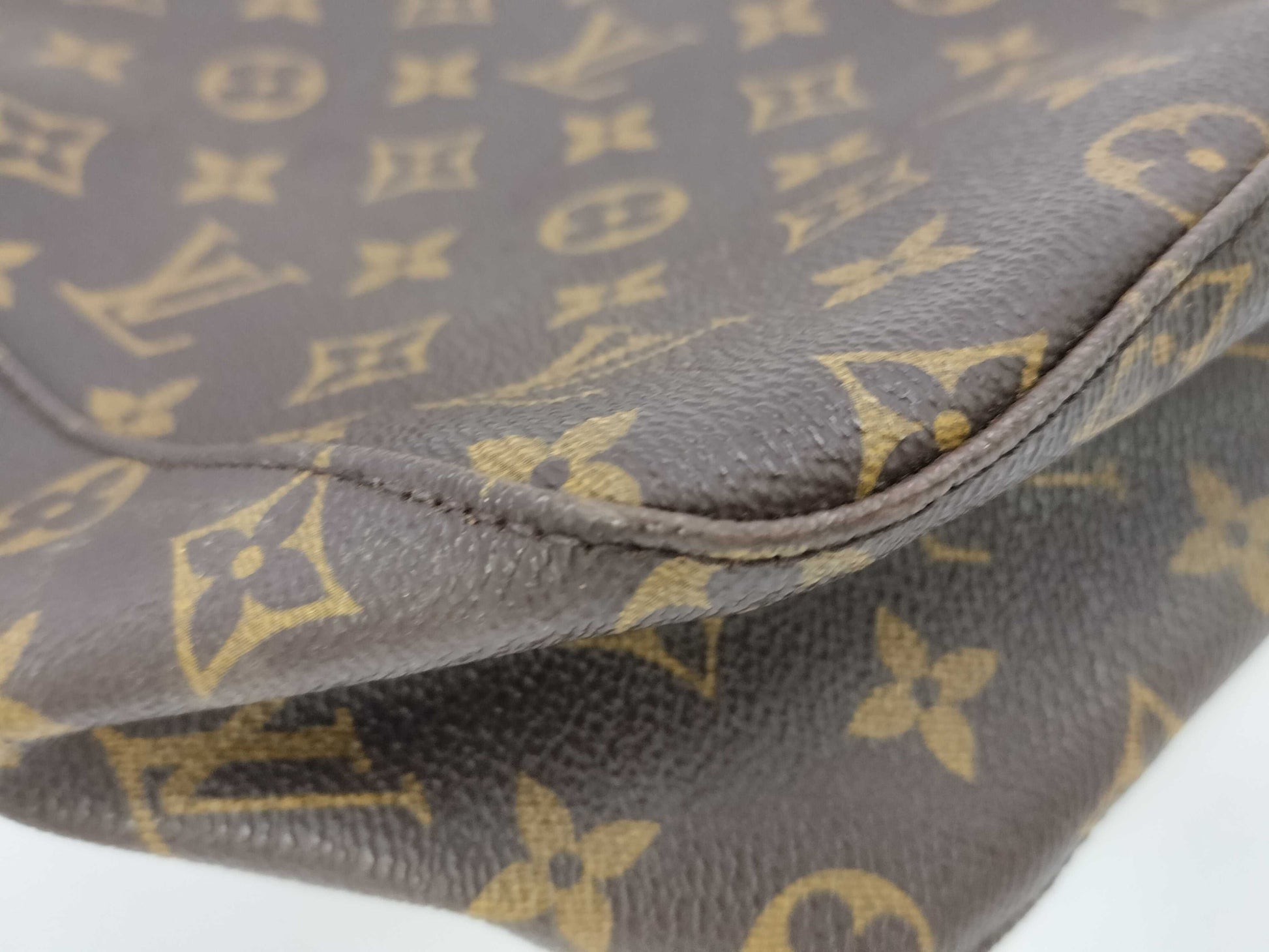 LOUIS VUITTON Monogram M51146 Looping MM Handbag