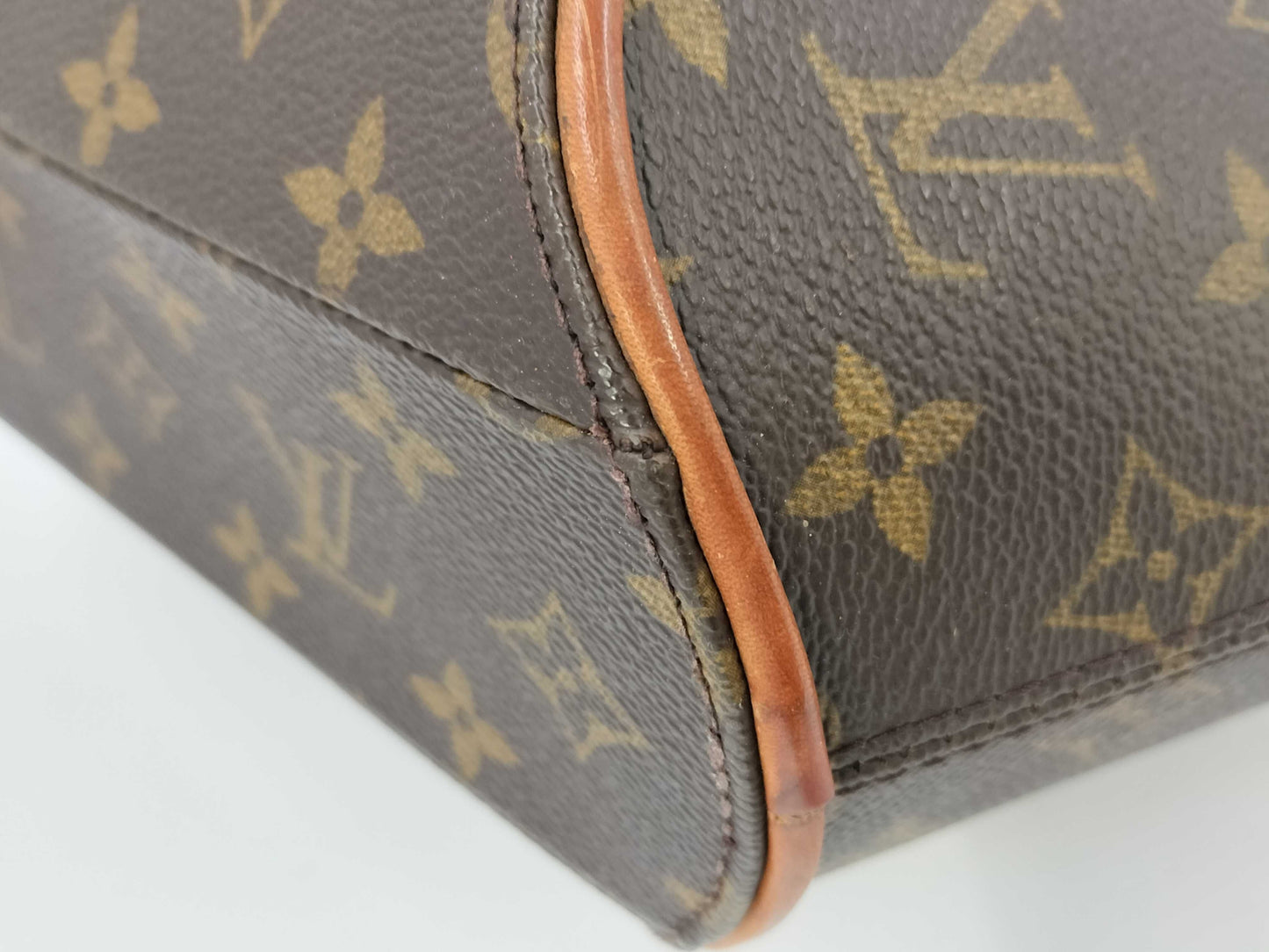 LOUIS VUITTON Monogram Ellipse Handbag