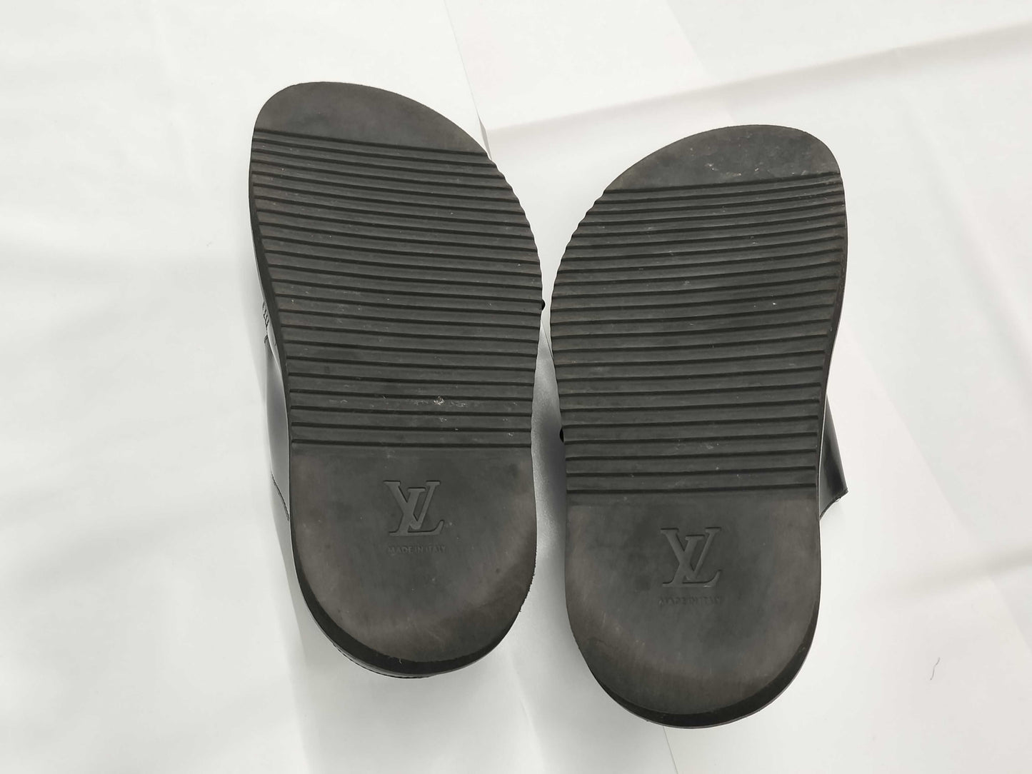 LOUIS VUITTON logo leather sandals