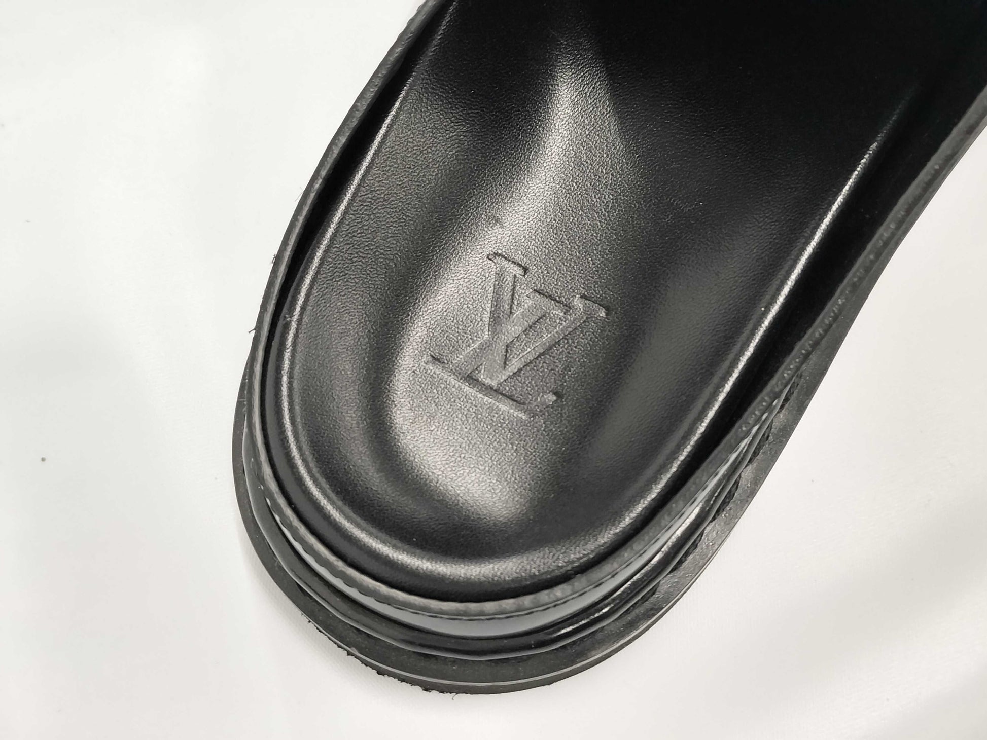 LOUIS VUITTON logo leather sandals