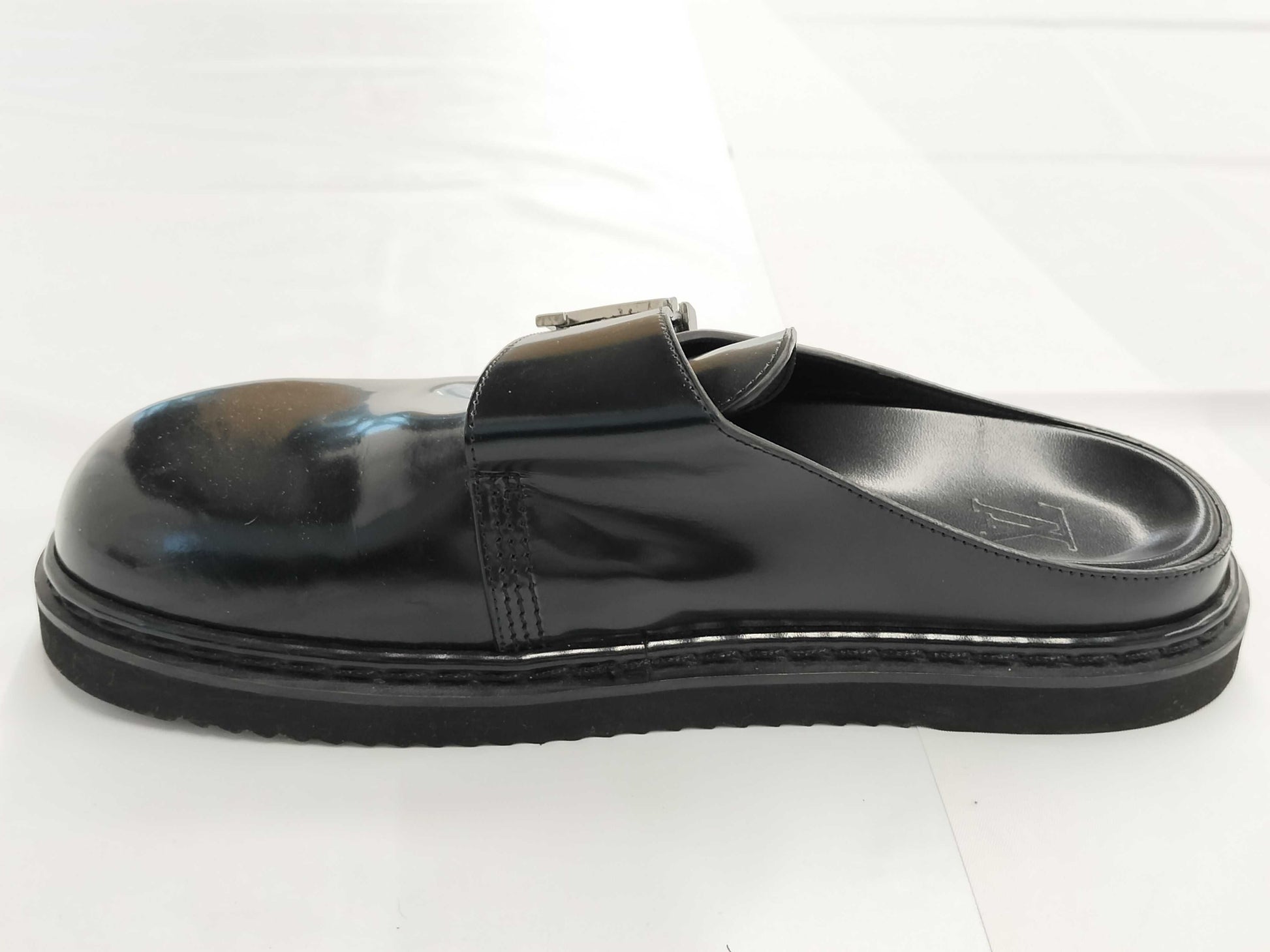 LOUIS VUITTON logo leather sandals