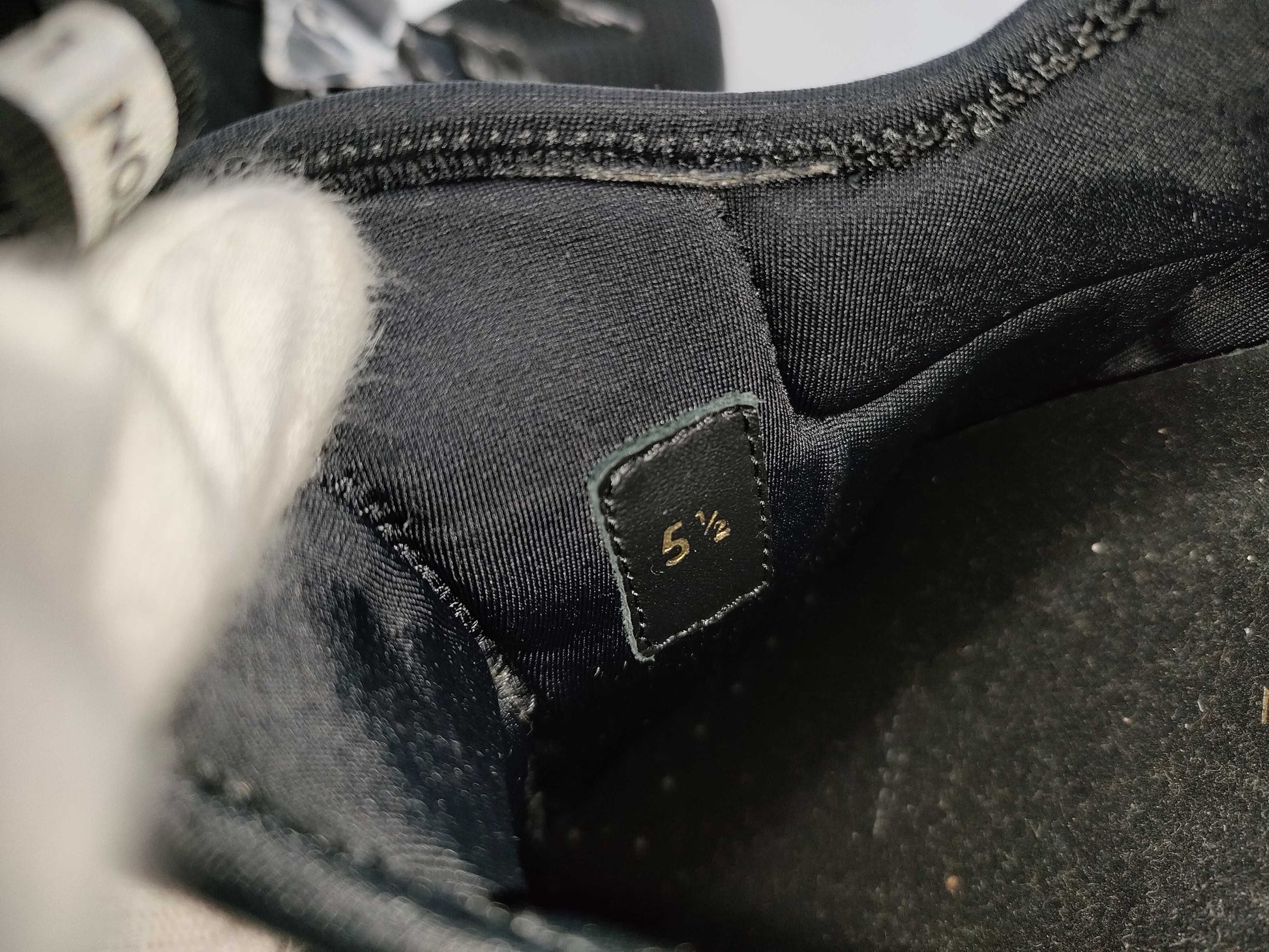 LOUIS VUITTON Canvas Black Sneakers