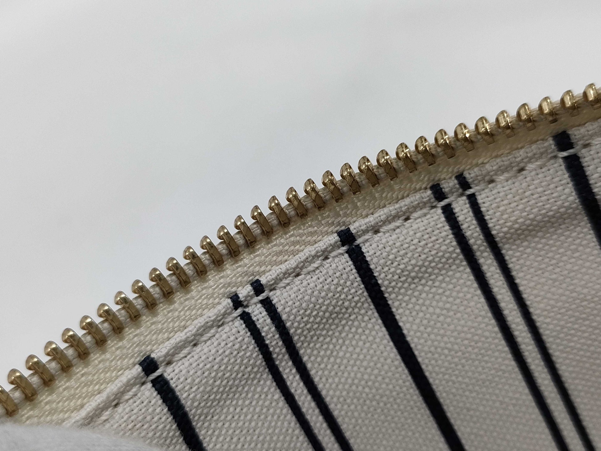 LOUIS VUITTON Empreinte accessory pouch