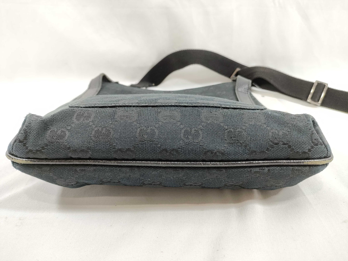 GUCCI GG Canvas 122793 Shoulder Bag