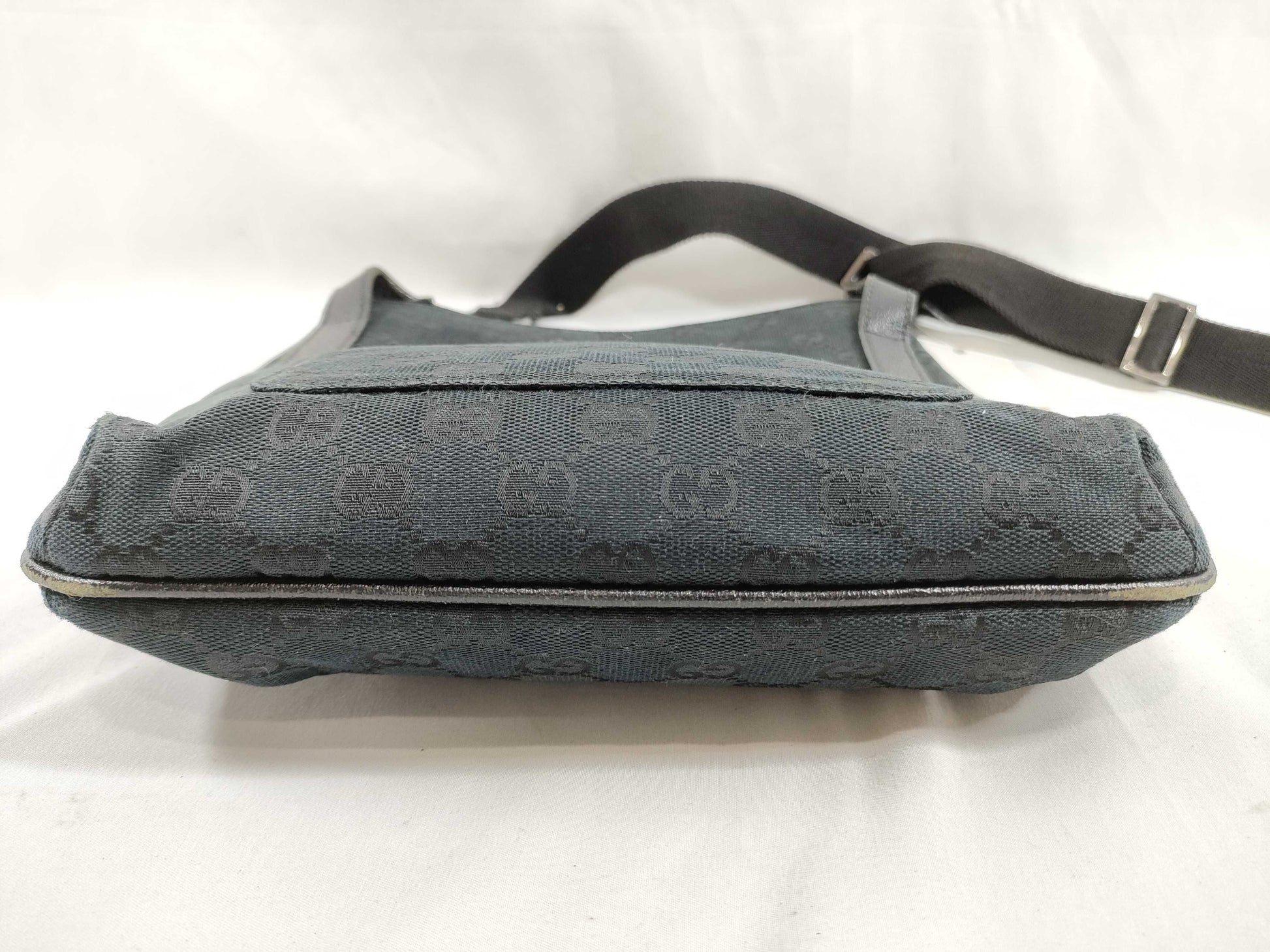 GUCCI GG Canvas 122793 Shoulder Bag