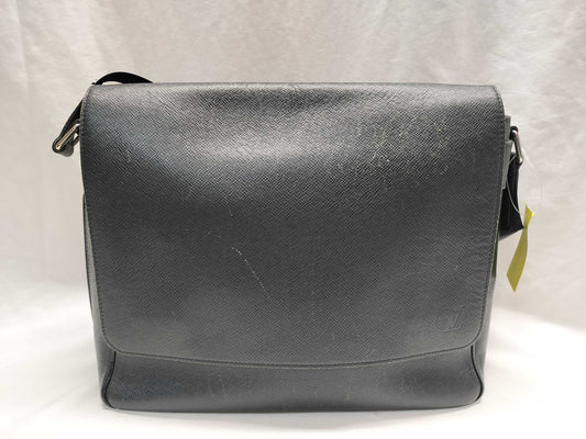LOUIS VUITTON BA4089 Taiga Roman Shoulder Bag
