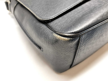 LOUIS VUITTON BA4089 Taiga Roman Shoulder Bag