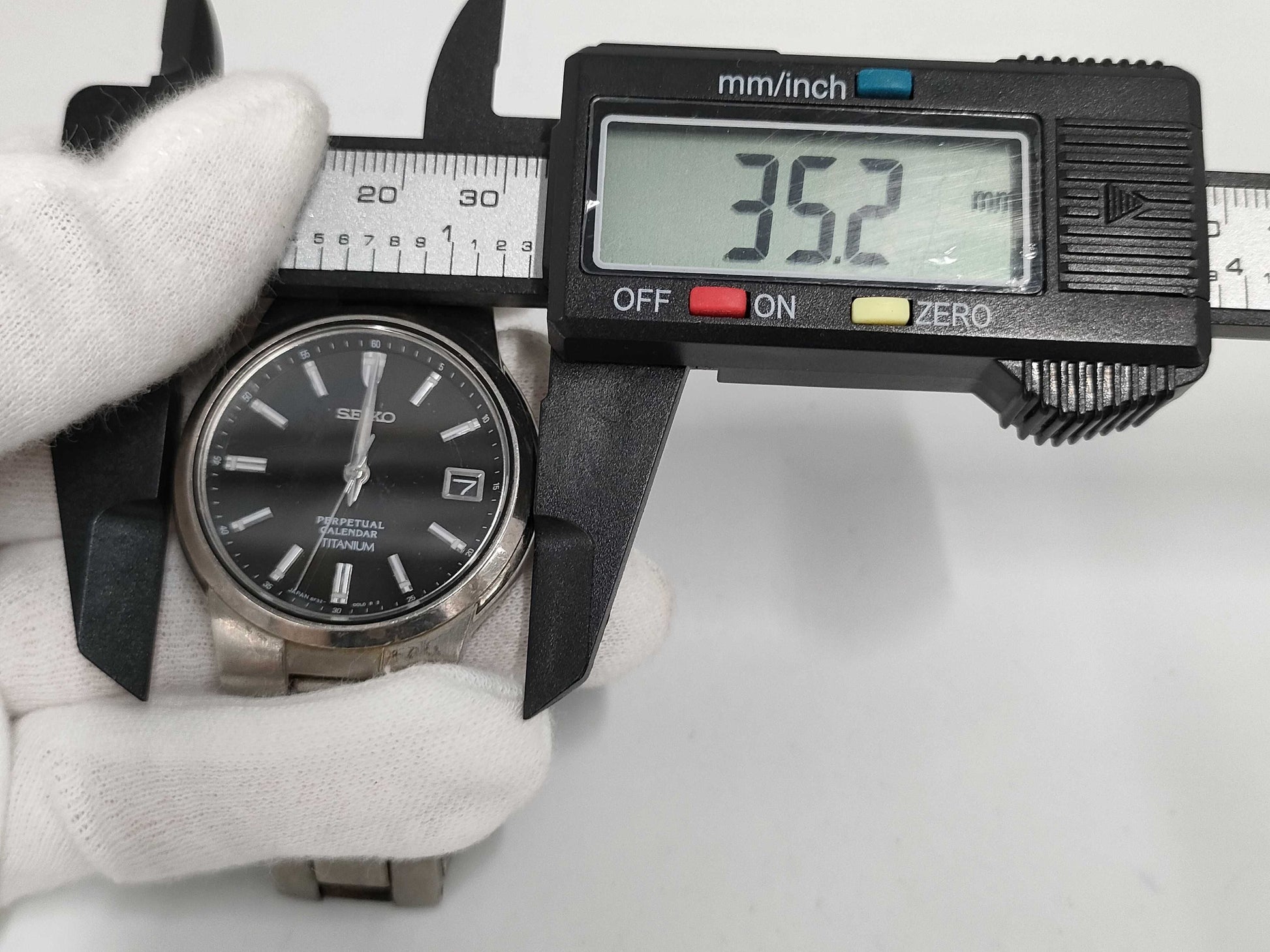 SEIKO 8F32-00J0 Unoperated Men's Watch