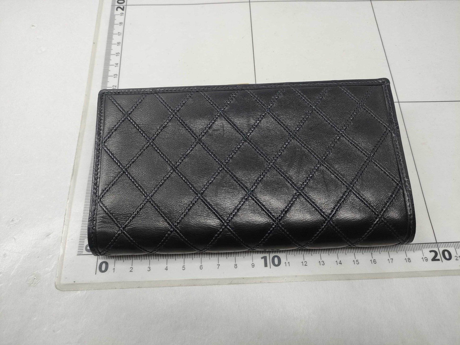 CHANEL [With sticker card] No. 4 long wallet with warranty card and box