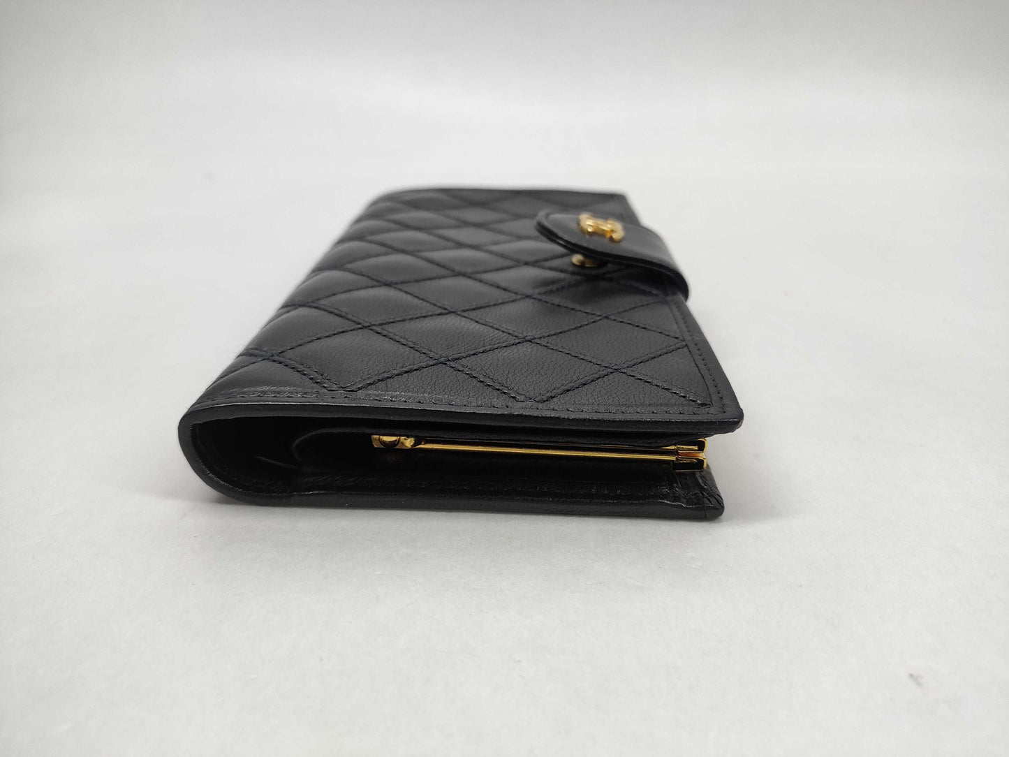 CHANEL [With sticker card] No. 4 long wallet with warranty card and box