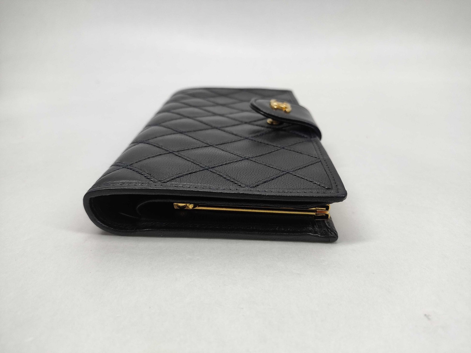 CHANEL [With sticker card] No. 4 long wallet with warranty card and box
