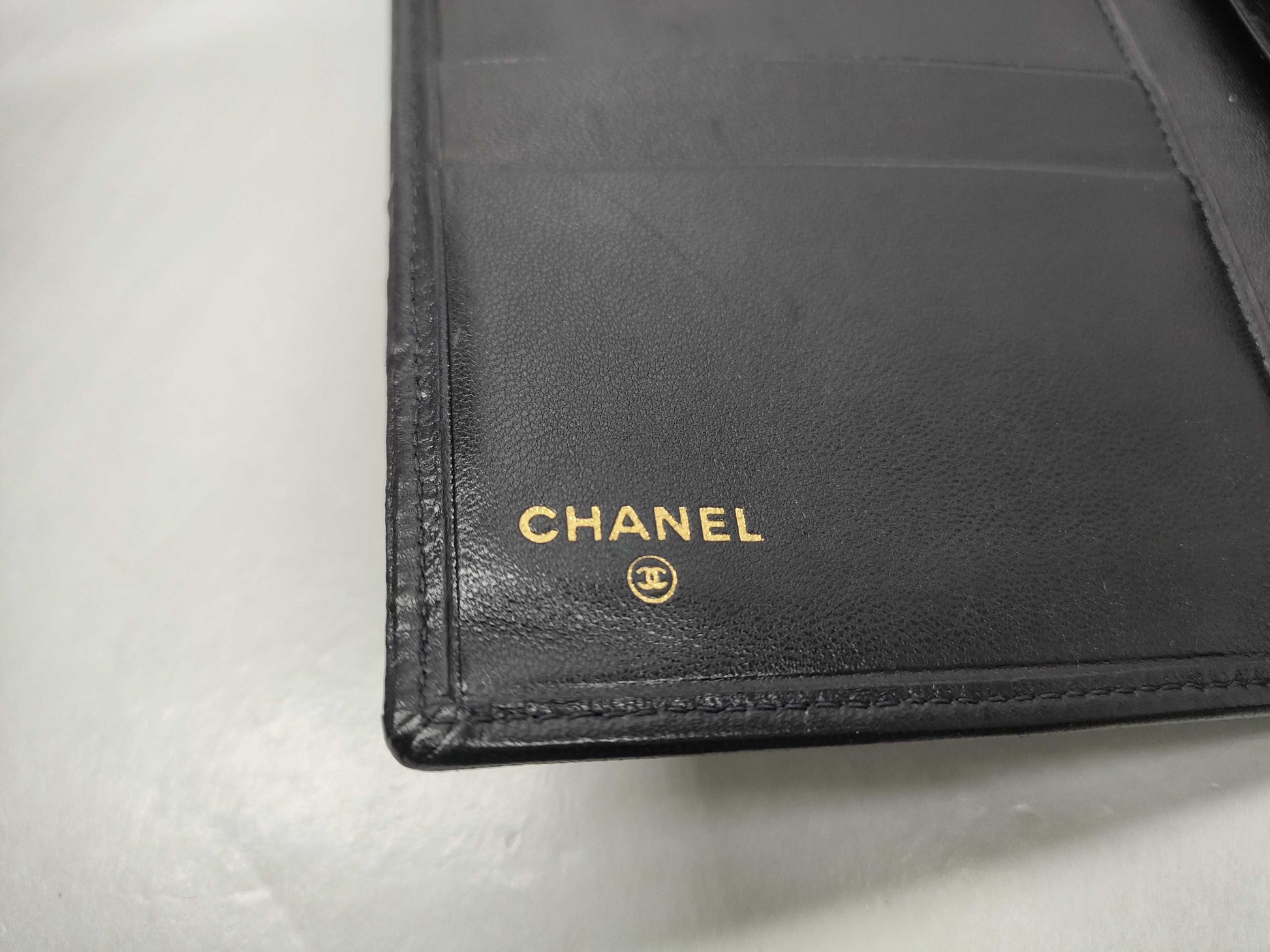 CHANEL [With sticker card] No. 4 long wallet with warranty card and box