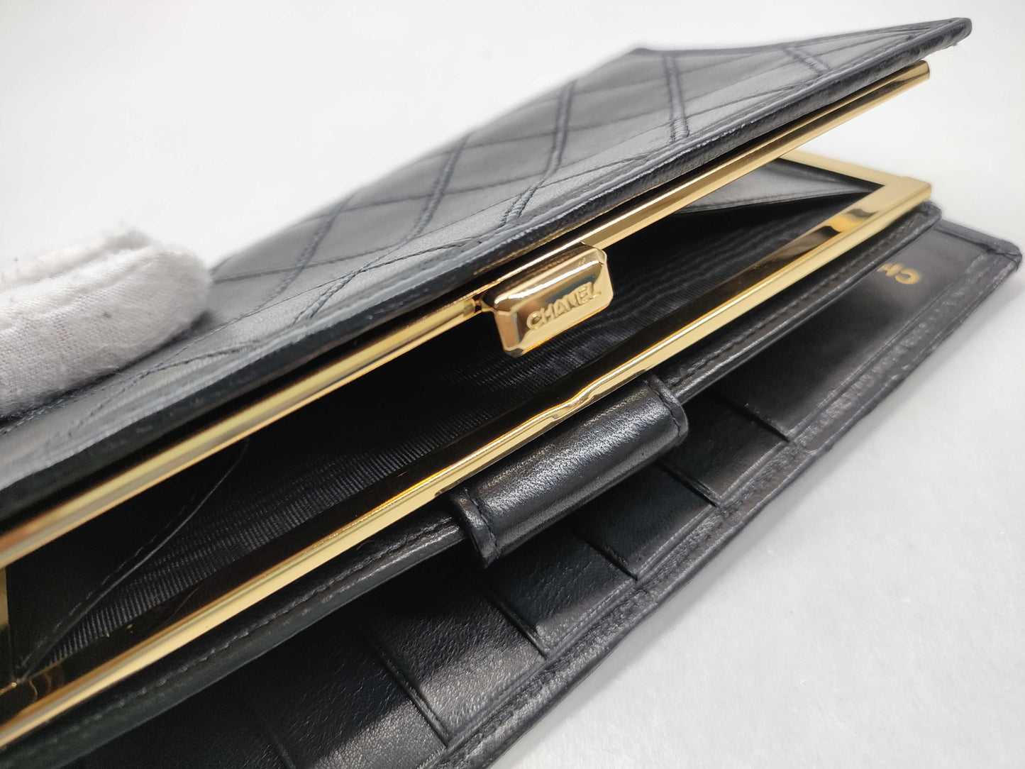 CHANEL [With sticker card] No. 4 long wallet with warranty card and box