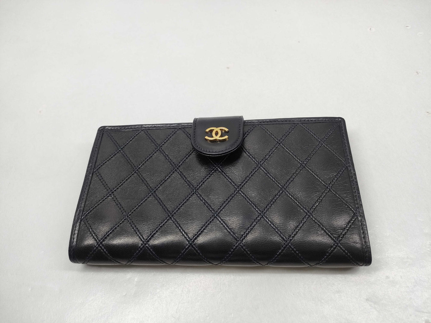 CHANEL [With sticker card] No. 4 long wallet with warranty card and box