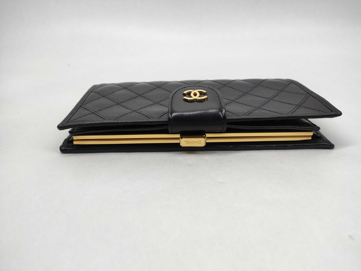 CHANEL [With sticker card] No. 4 long wallet with warranty card and box