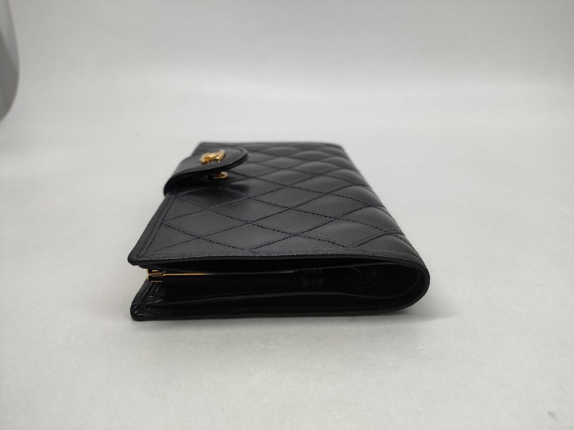 CHANEL [With sticker card] No. 4 long wallet with warranty card and box