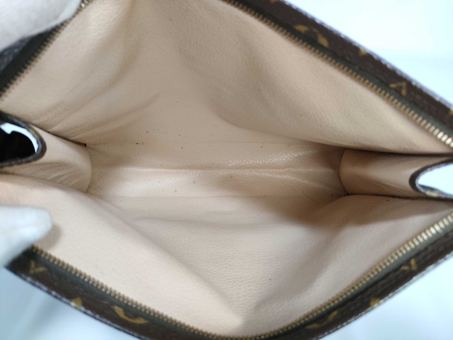 LOUIS VUITTON [Model Number] M47542 Monogram Poche Toilette 26 Pouch