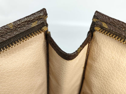 LOUIS VUITTON [Model Number] M47542 Monogram Poche Toilette 26 Pouch
