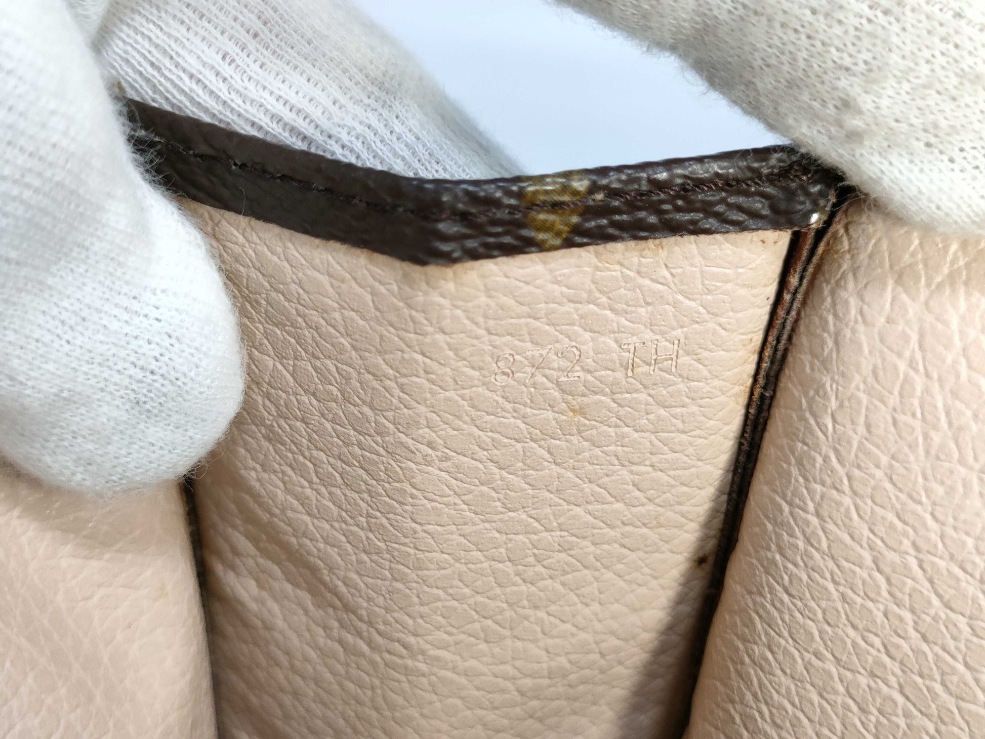 LOUIS VUITTON [Model Number] M47542 Monogram Poche Toilette 26 Pouch