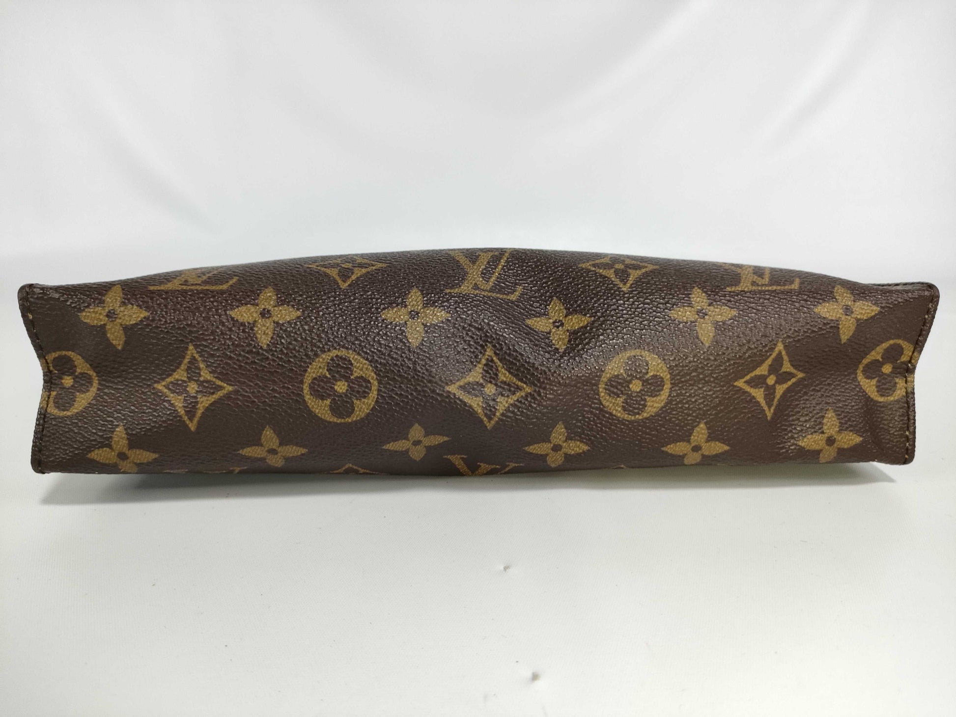 LOUIS VUITTON [Model Number] M47542 Monogram Poche Toilette 26 Pouch