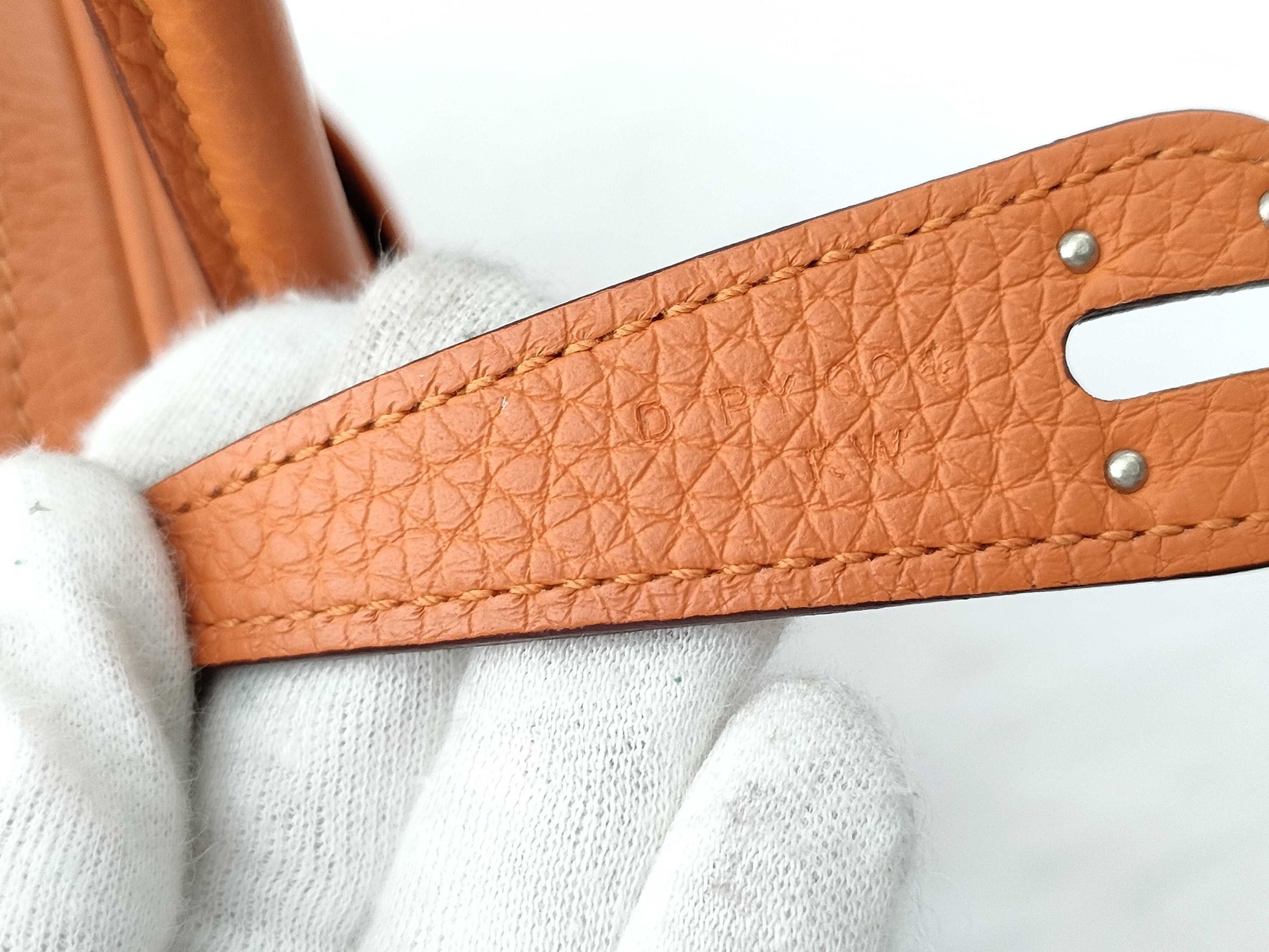 HERMES Lindy 26 Taurillon Orange Shoulder Bag
