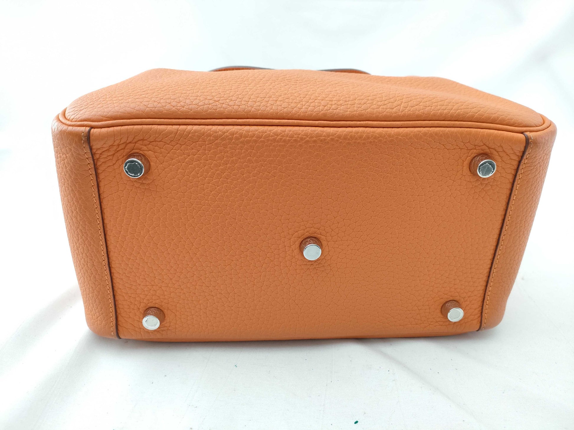 HERMES Lindy 26 Taurillon Orange Shoulder Bag