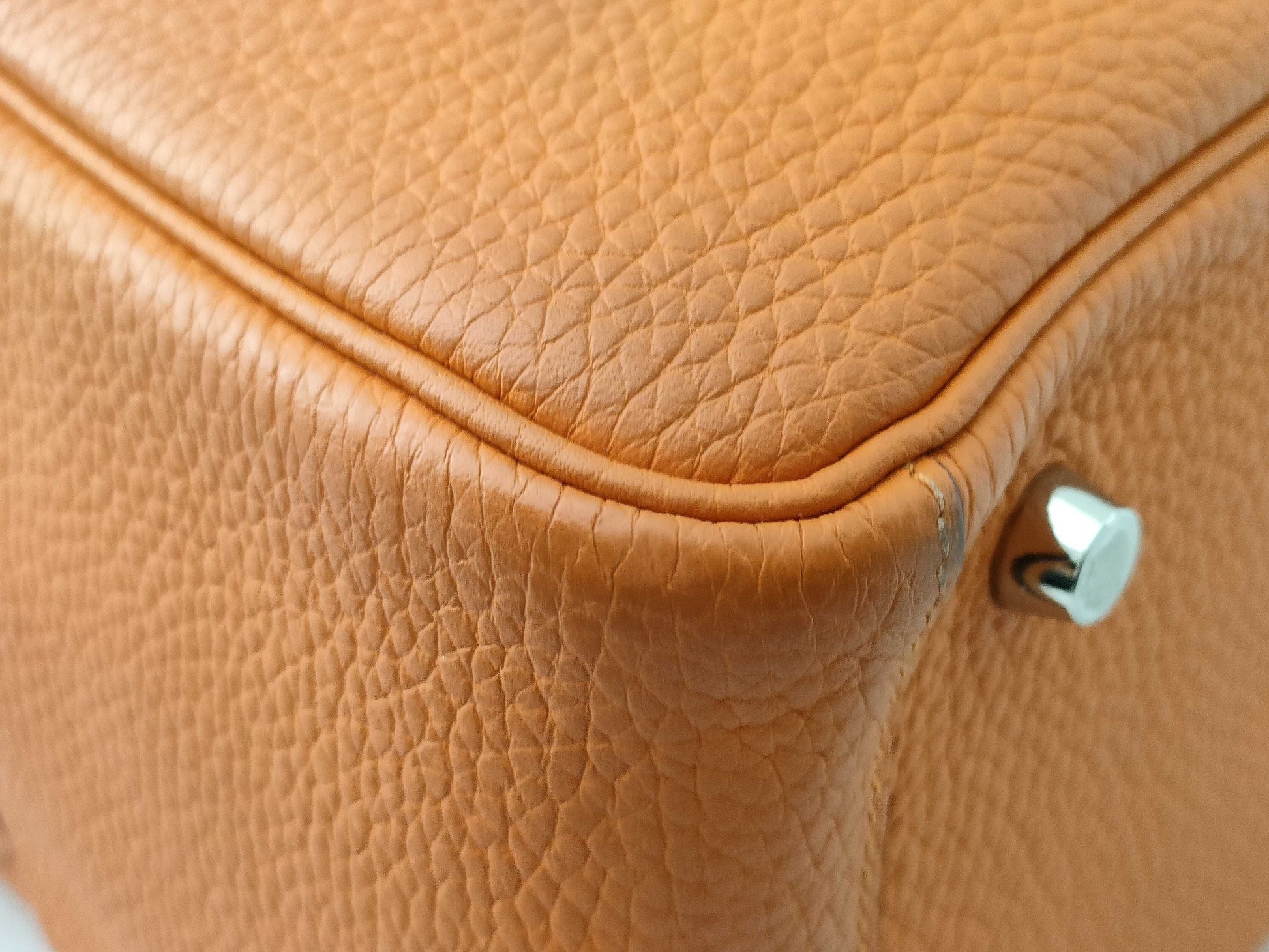 HERMES Lindy 26 Taurillon Orange Shoulder Bag