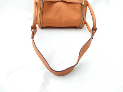 HERMES Lindy 26 Taurillon Orange Shoulder Bag