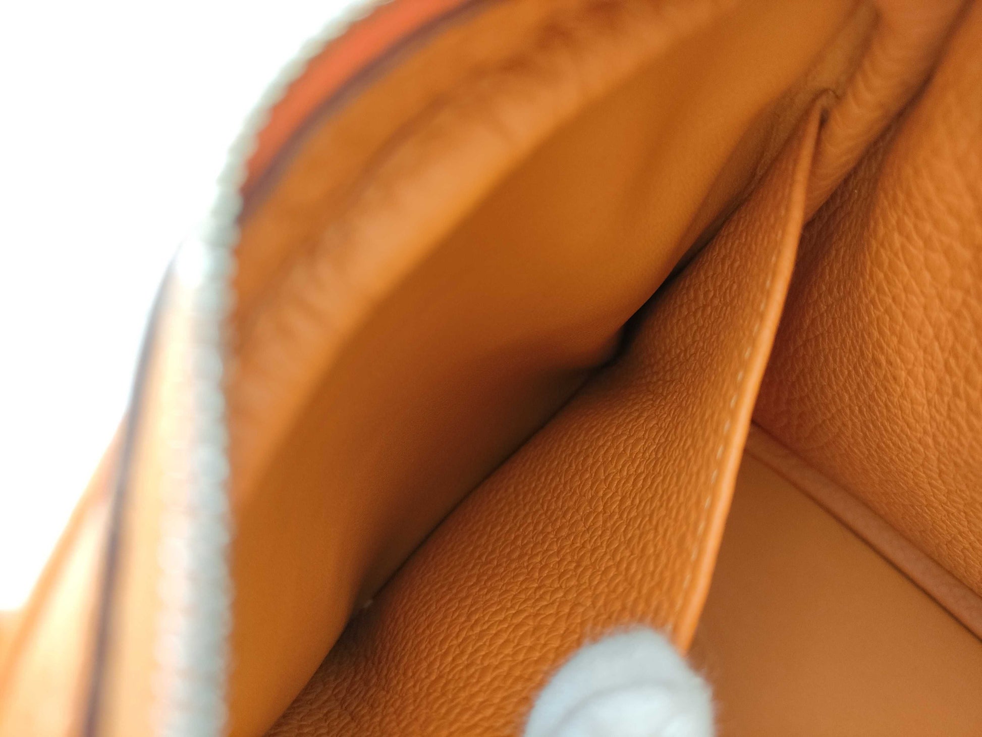 HERMES Lindy 26 Taurillon Orange Shoulder Bag