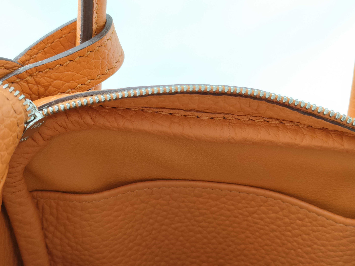 HERMES Lindy 26 Taurillon Orange Shoulder Bag