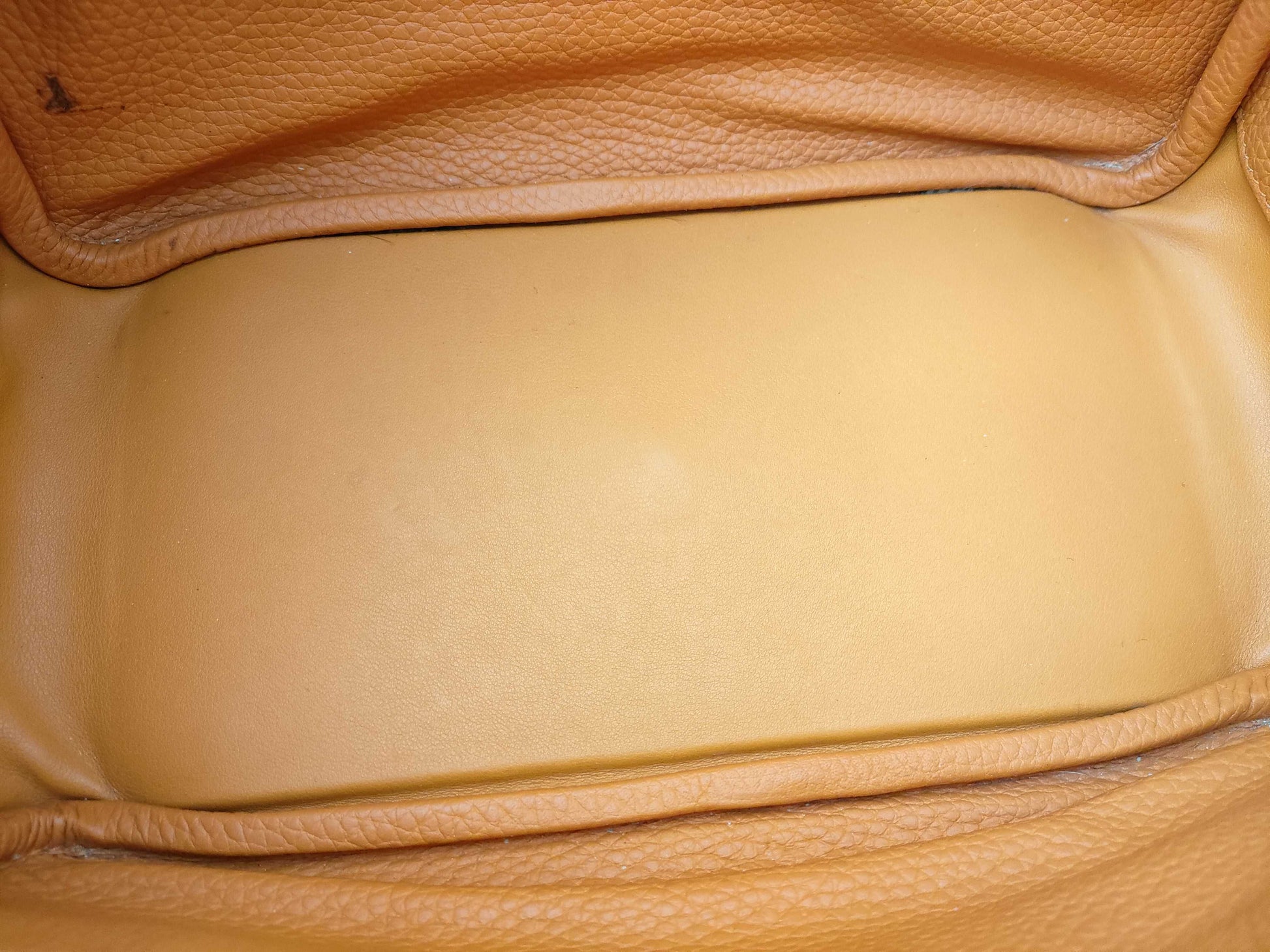 HERMES Lindy 26 Taurillon Orange Shoulder Bag