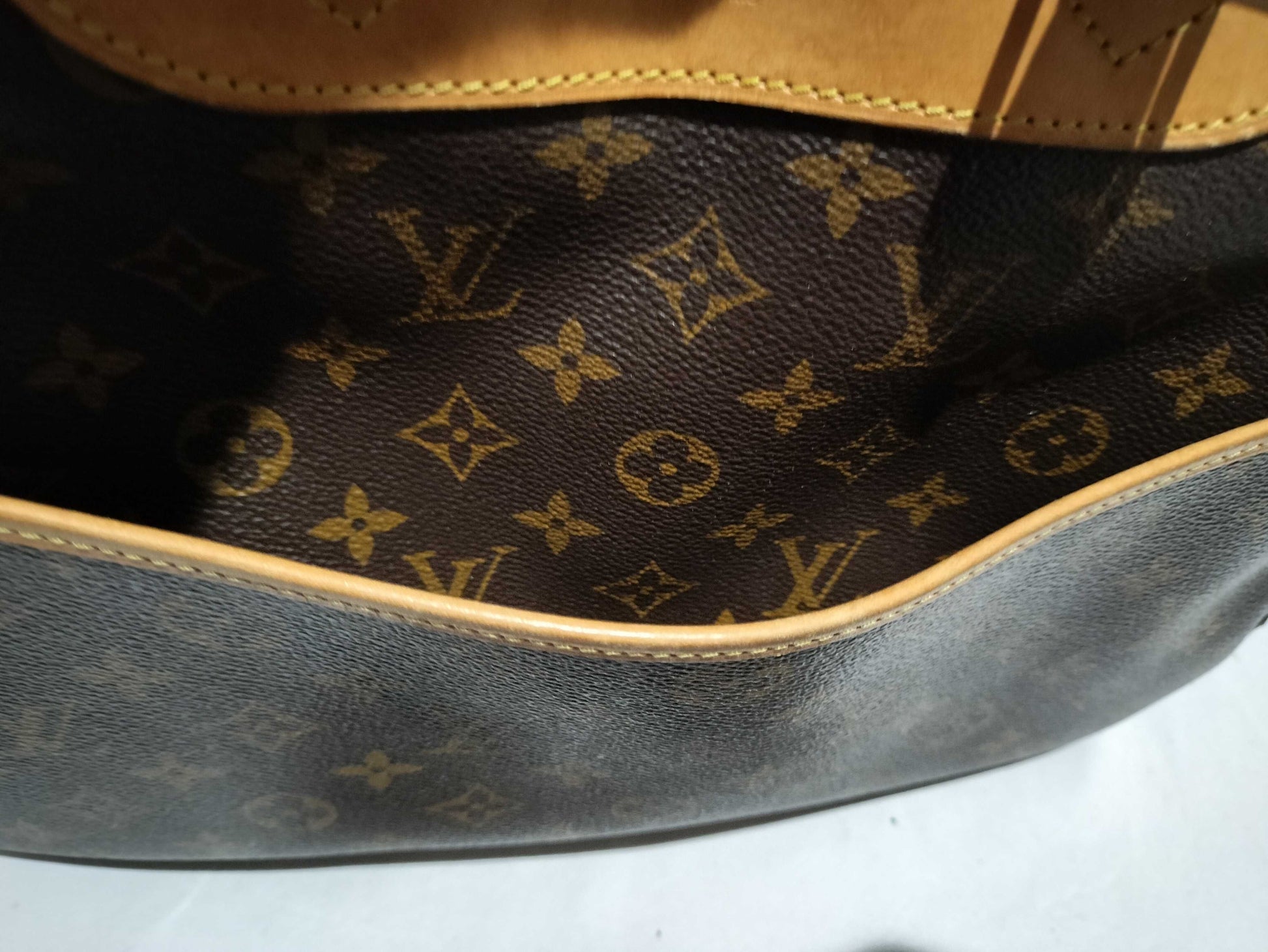 LOUIS VUITTON RFID Unverifiable, Serial Number Unverifiable, Monogram M47270 / Deauville / Made in 1996 / Padlock Included Handbag