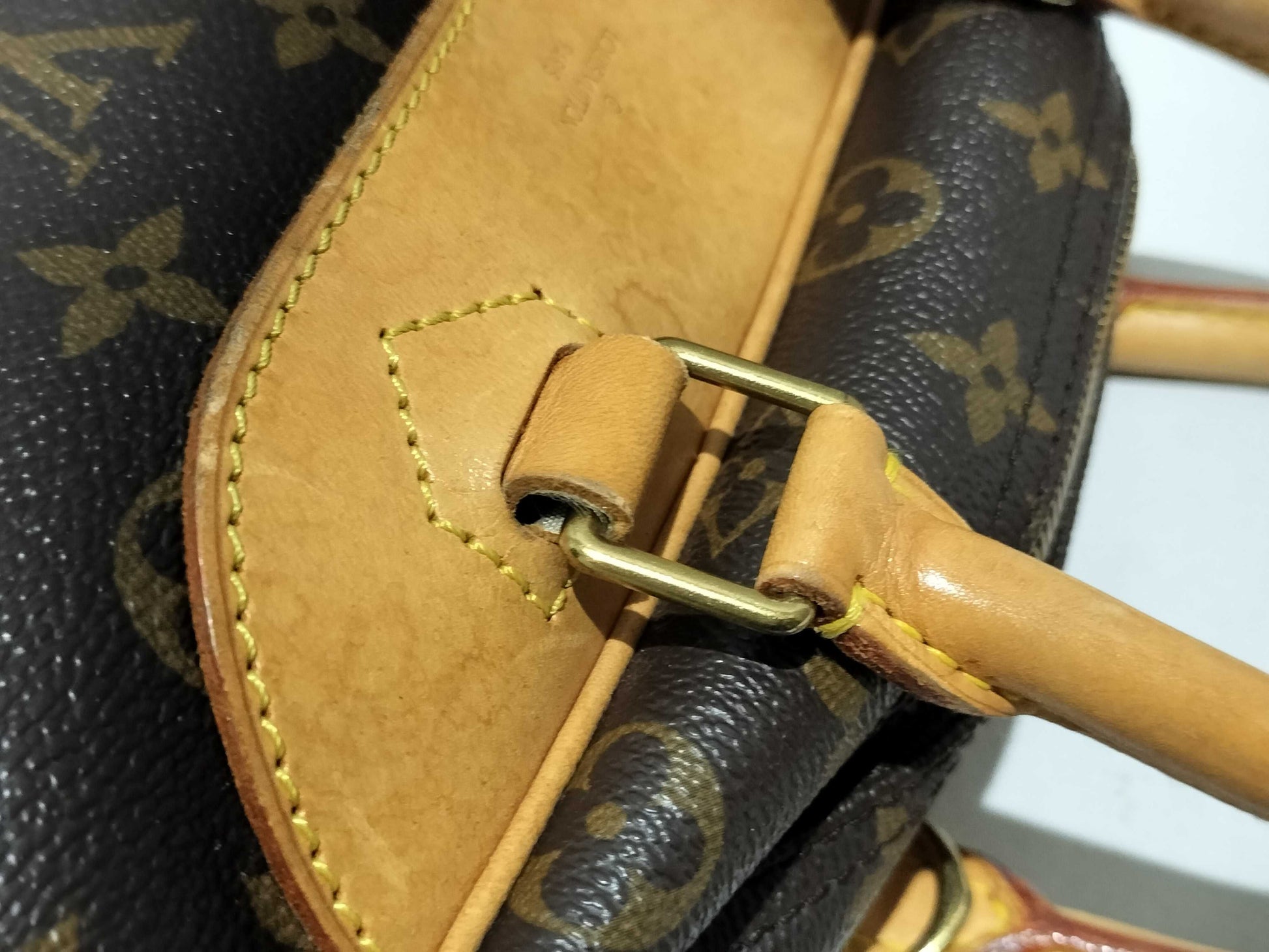 LOUIS VUITTON RFID Unverifiable, Serial Number Unverifiable, Monogram M47270 / Deauville / Made in 1996 / Padlock Included Handbag