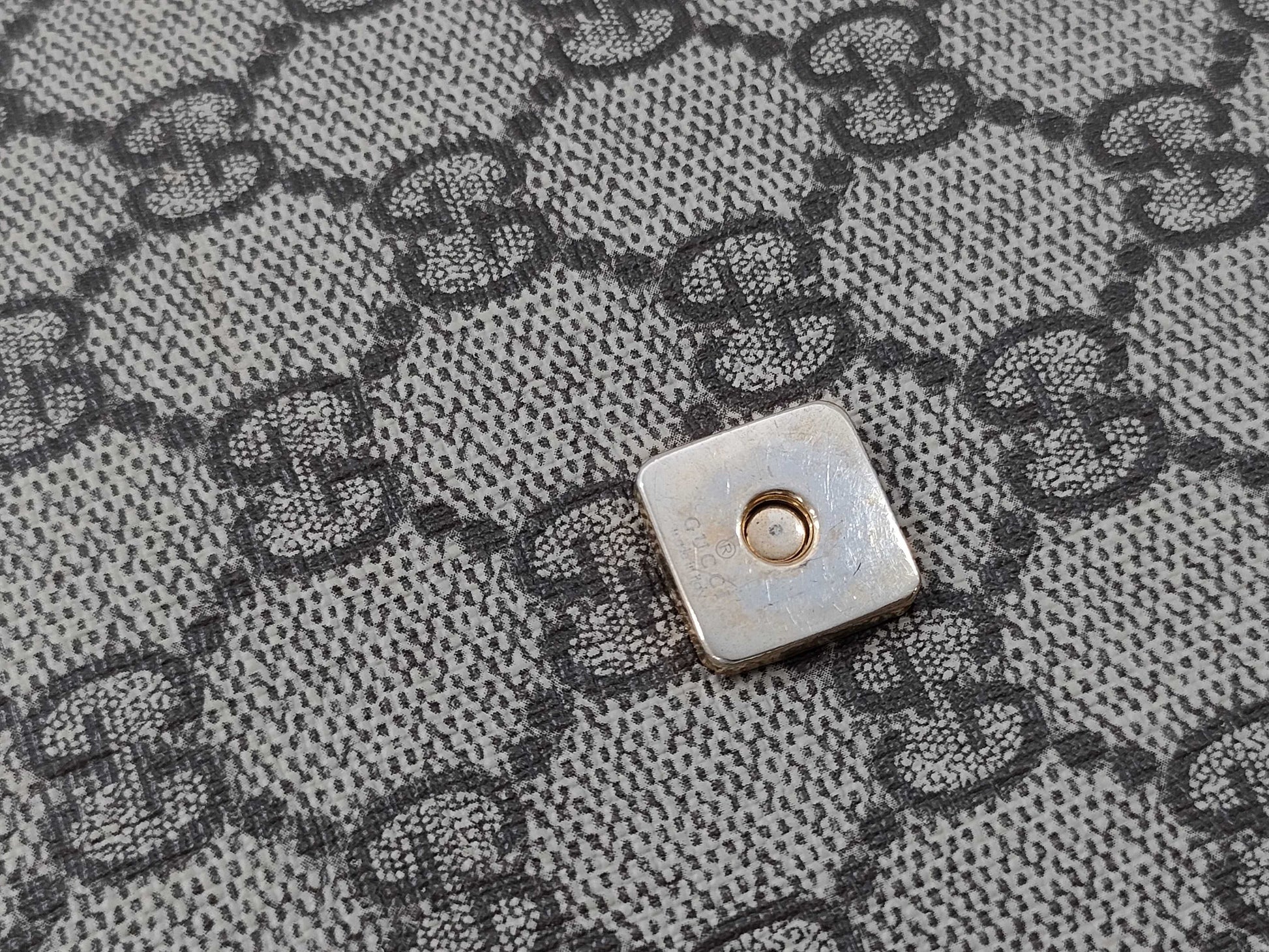 GUCCI GG Supreme 246411 Shoulder Bag