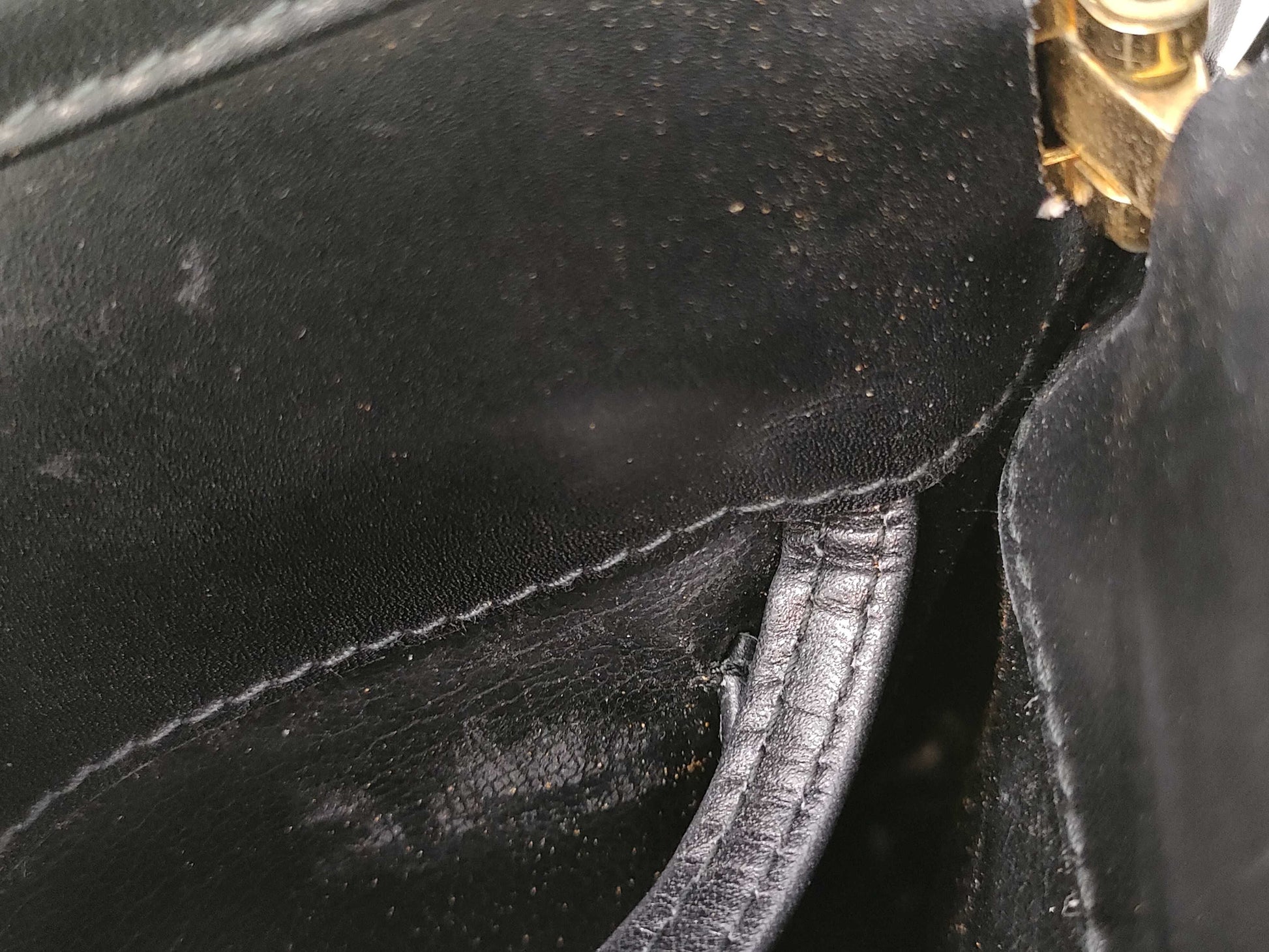 Salvatore Ferragamo Vara Leather Shoulder Bag