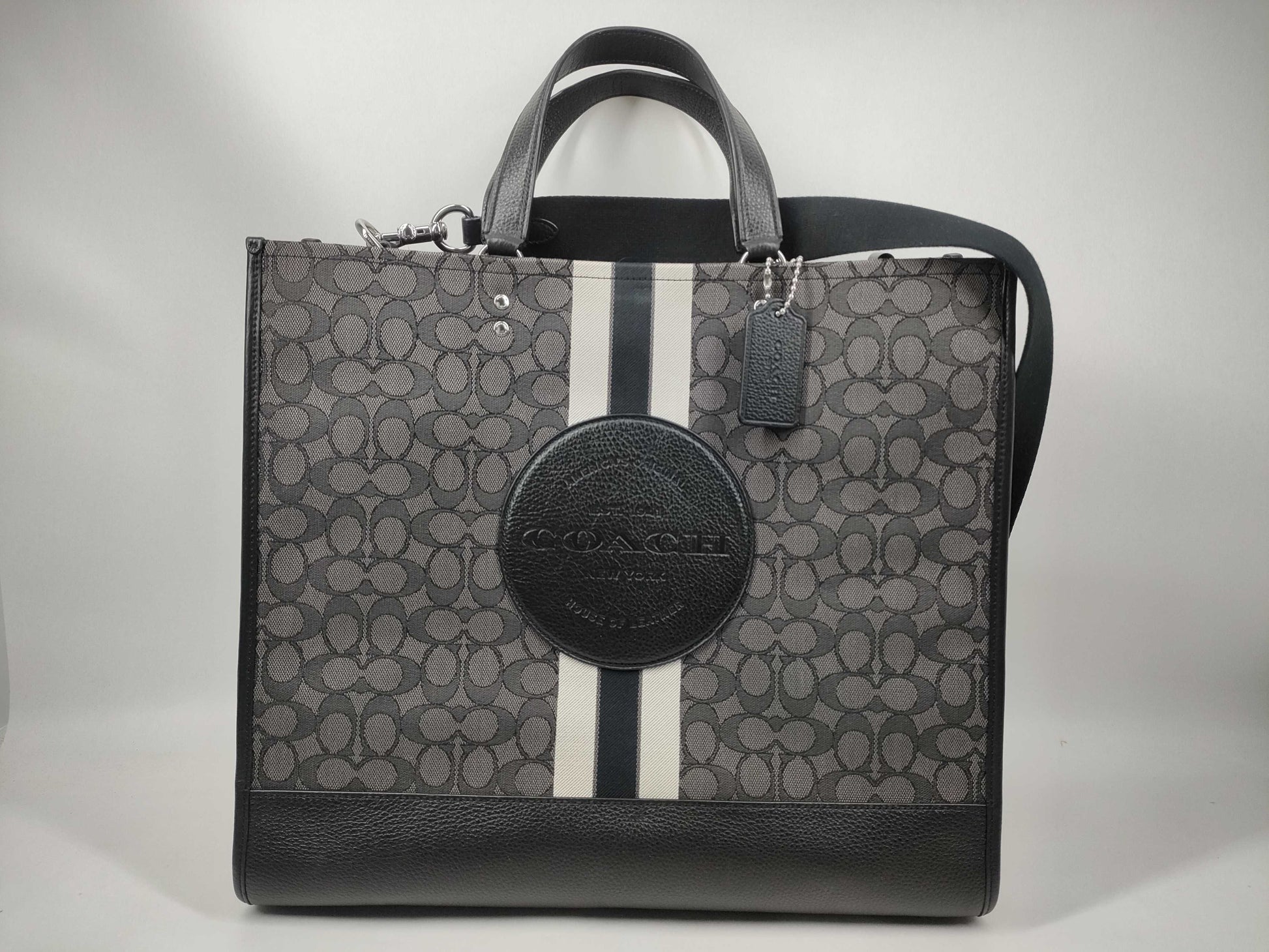 COACH Signature C8418 Handbag