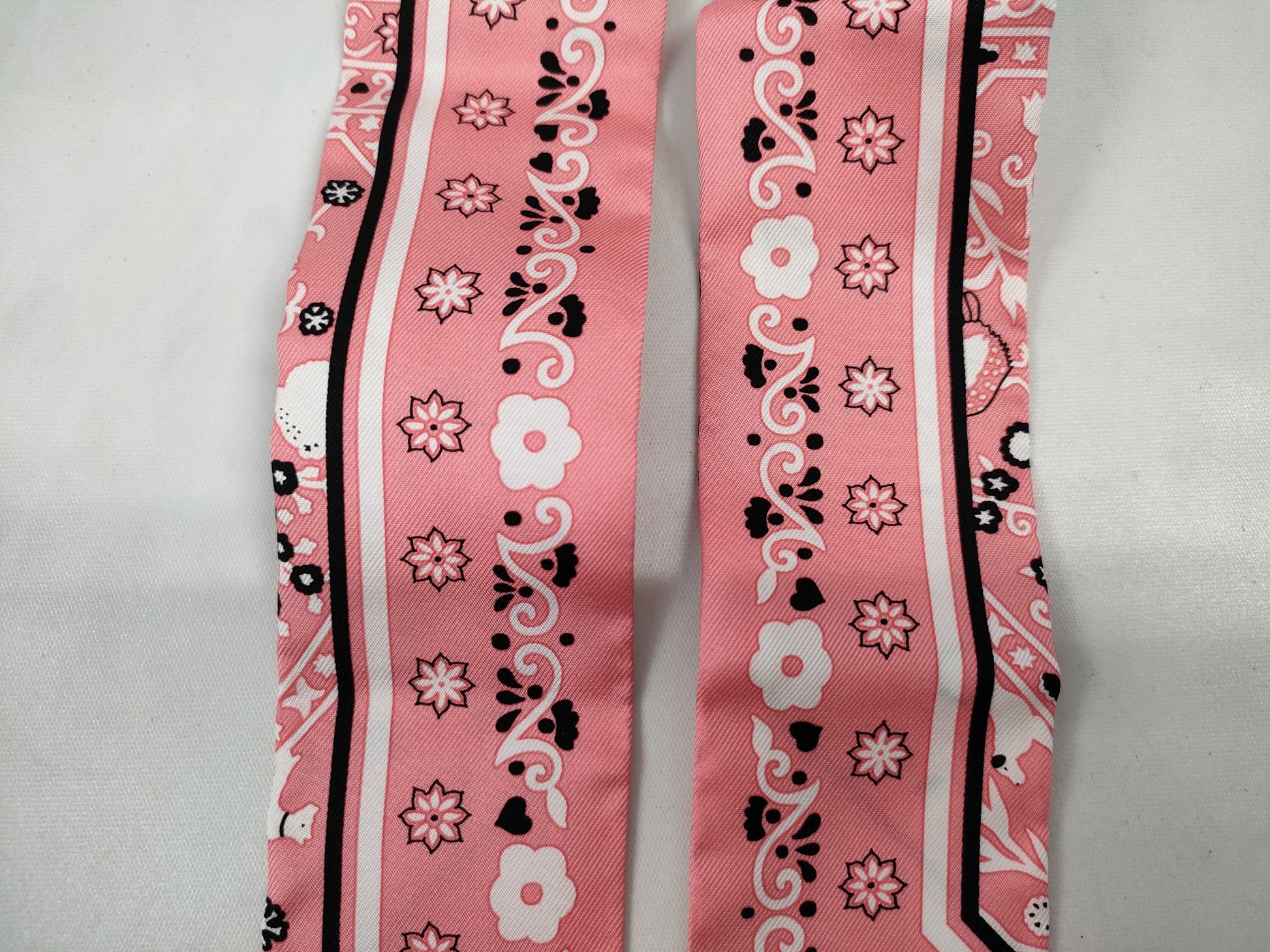 HERMES Twilly Wind People Scarf
