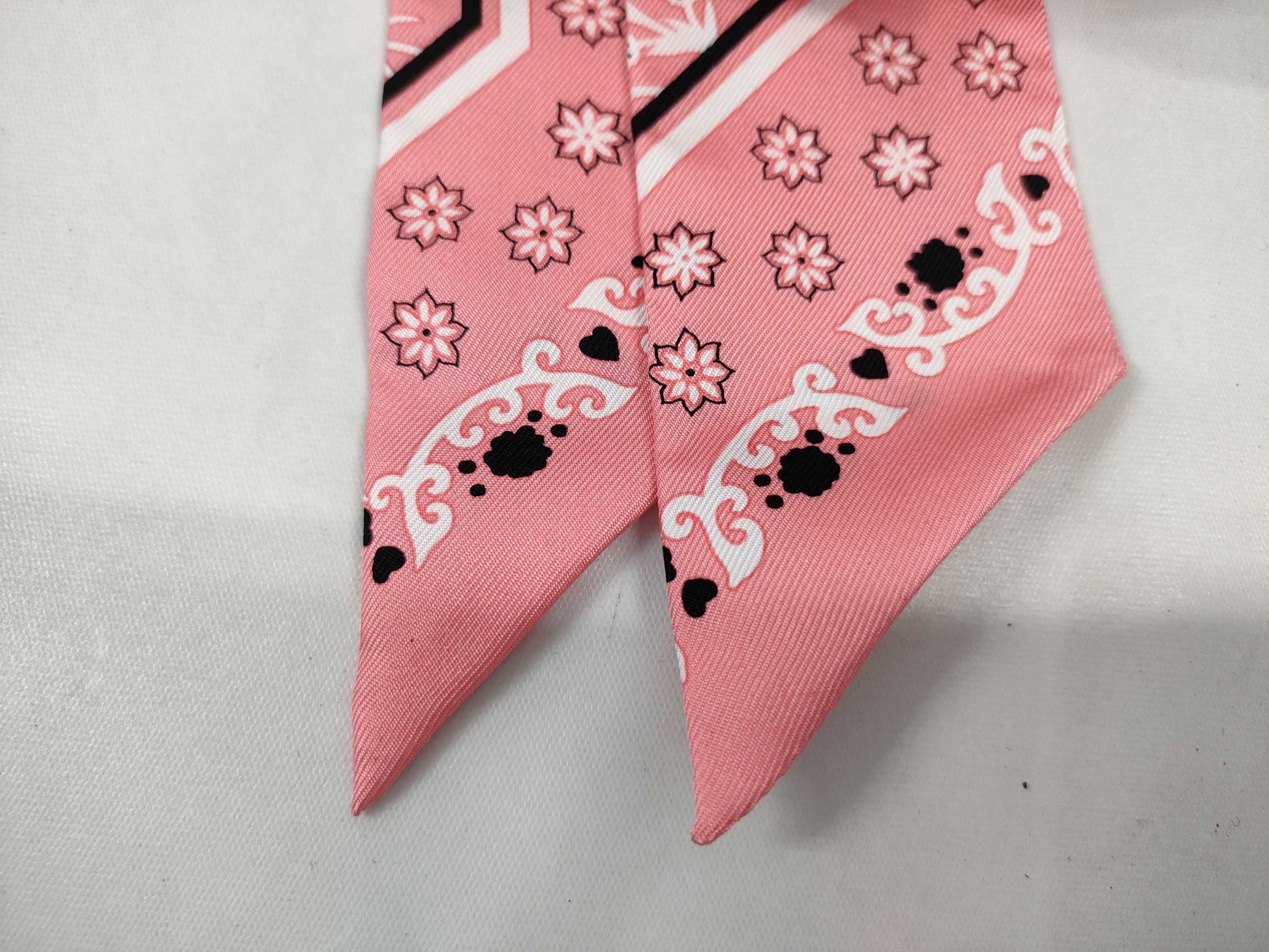HERMES Twilly Wind People Scarf
