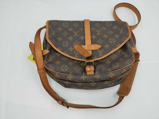 LOUIS VUITTON Monogram M42256 Saumur 30 Shoulder Bag