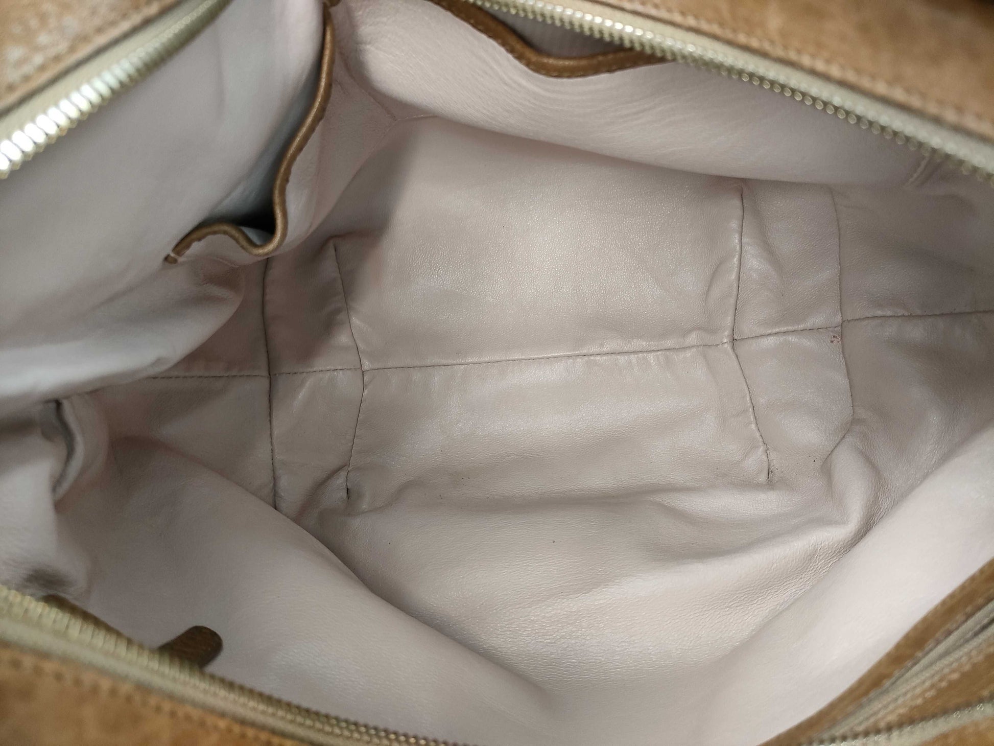BVLGARI Leather Gold Hardware One-Shoulder Shoulder Bag