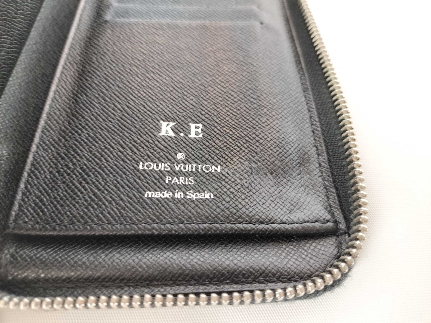 LOUIS VUITTON Damier Graphite Zippy Wallet 