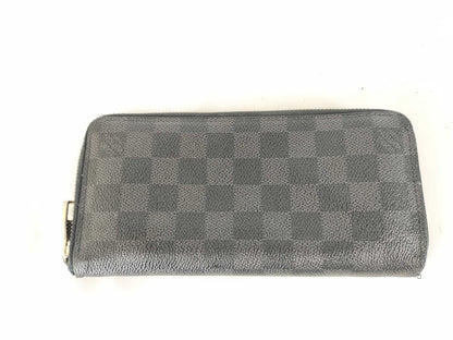 LOUIS VUITTON Damier Graphite Zippy Wallet 
