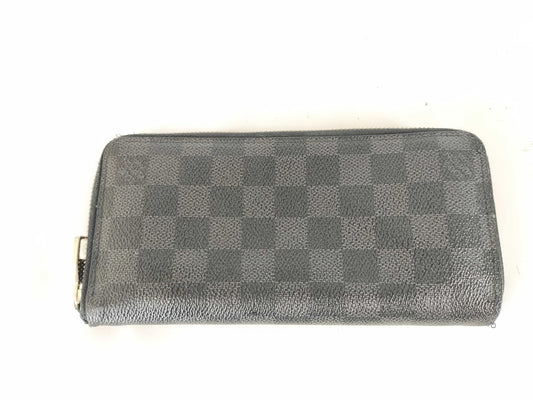 LOUIS VUITTON Damier Graphite Zippy Wallet 