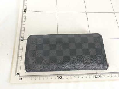 LOUIS VUITTON Damier Graphite Zippy Wallet 