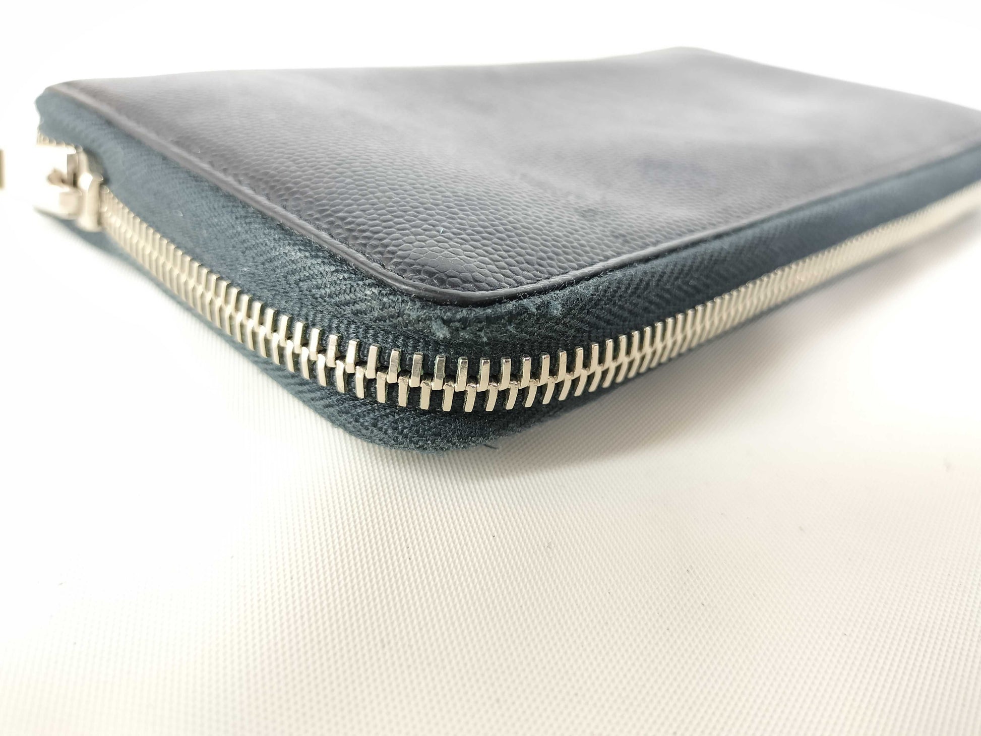 Yves Saint Laurent Round Zip Long Wallet