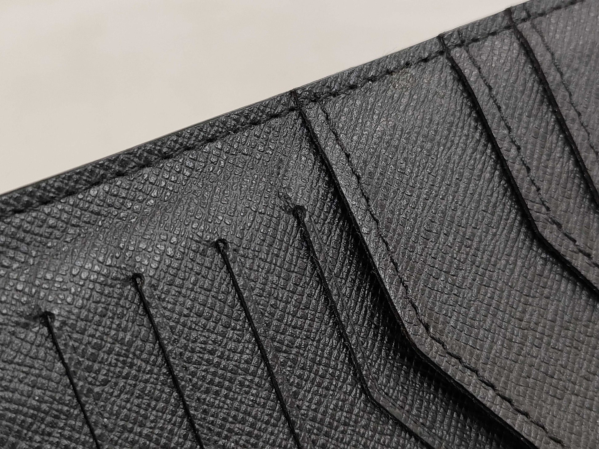 LOUIS VUITTON Taiga Portefeuille Long Wallet