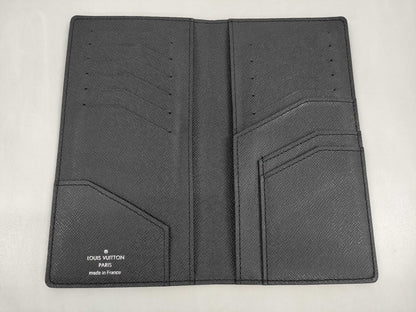 LOUIS VUITTON Taiga Portefeuille Long Wallet