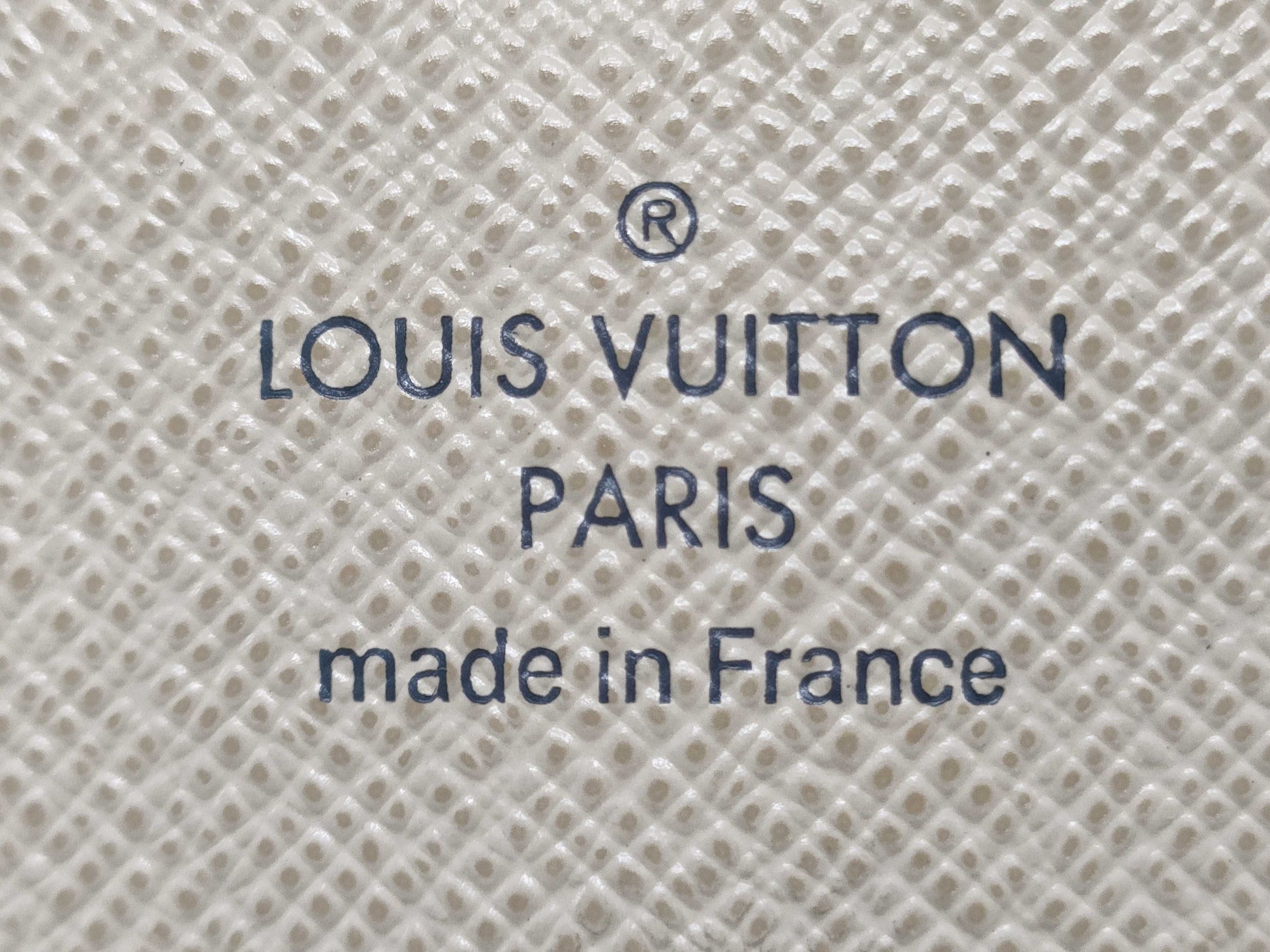 LOUIS VUITTON Damier Azur Portefeuille Sarah Wallet